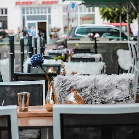 Schwarzer Adler 3* Jever