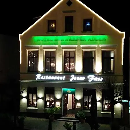 Hotel Schwarzer Adler 3*