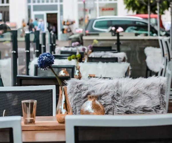 Schwarzer Adler 3* Jever